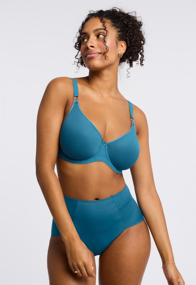 What is a Spacer Bra? How do they differ from a t-shirt bra